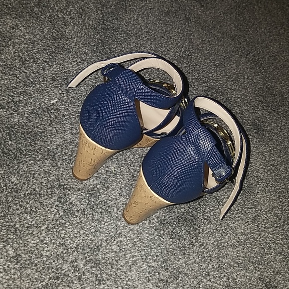 Marc Fisher Navy Blue Wedges Brand New - Picture 4 of 5